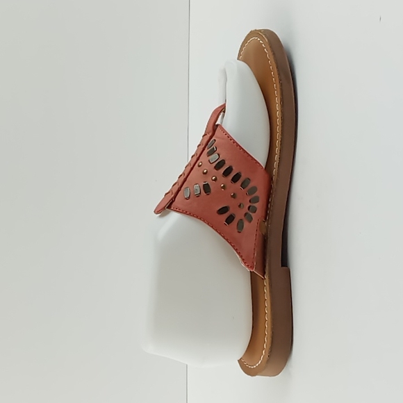 Bare Traps Thong Sandals - Picture 5 of 8